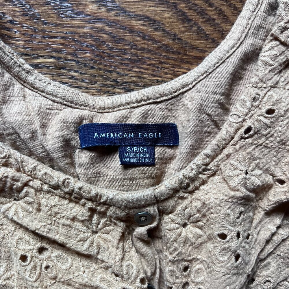 EUC American Eagle Tan Ruffle Tank Top with Decorative Buttons Sz S - Picture 2 of 3